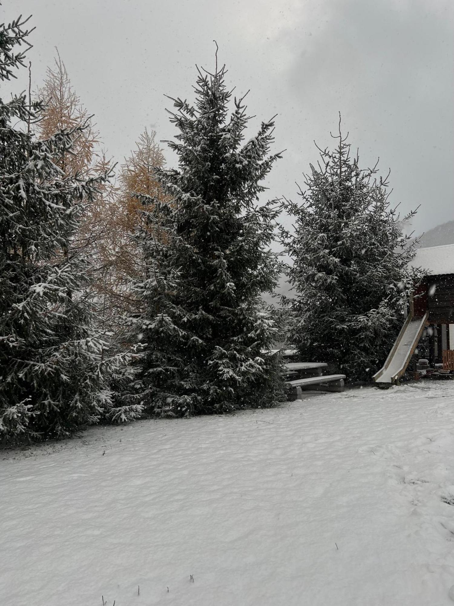 Готельно-Ресторанний Комплекс Кичера Volovets Exterior foto